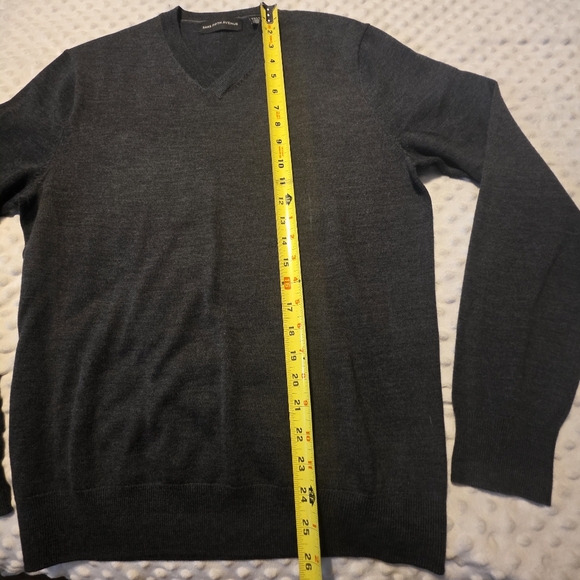 Sakd Fifth Avenue Men's Gray V-Neck Sweater - Picture 4 of 9